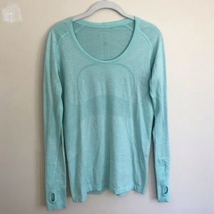 Lulu lemon long sleeve scoop neck